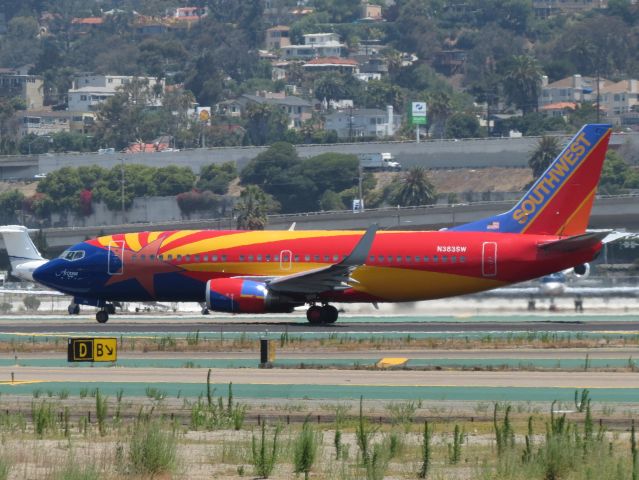 BOEING 737-300 (N383SW) - Arizona One accelerates for takeoff from SAN.