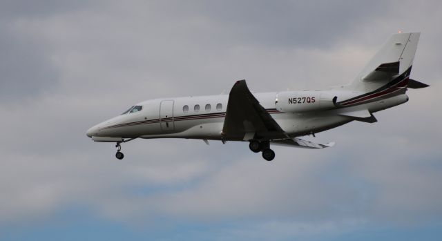 Cessna Citation Latitude (N527QS) - On final is this 2017 Cessna Citation Latitude 680A in the Autumn of 2020.