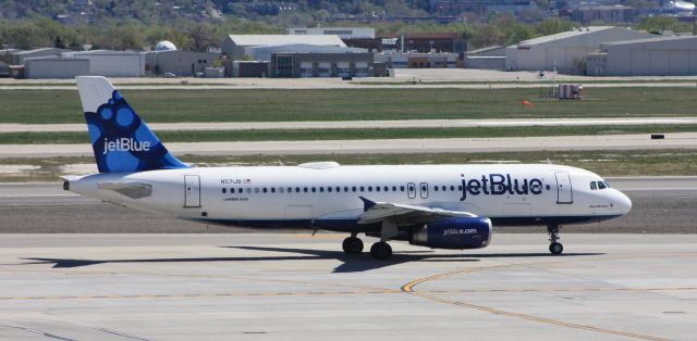 Airbus A320 (N571JB)
