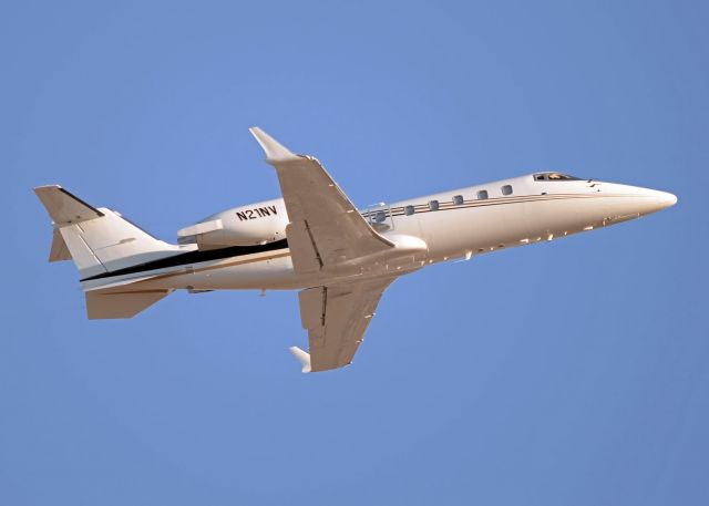 Learjet 60 (N21LV)