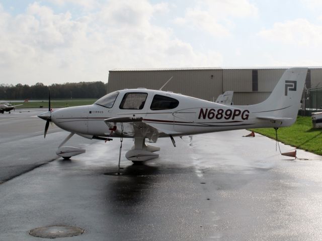 Cirrus SR-22 (N689PG)