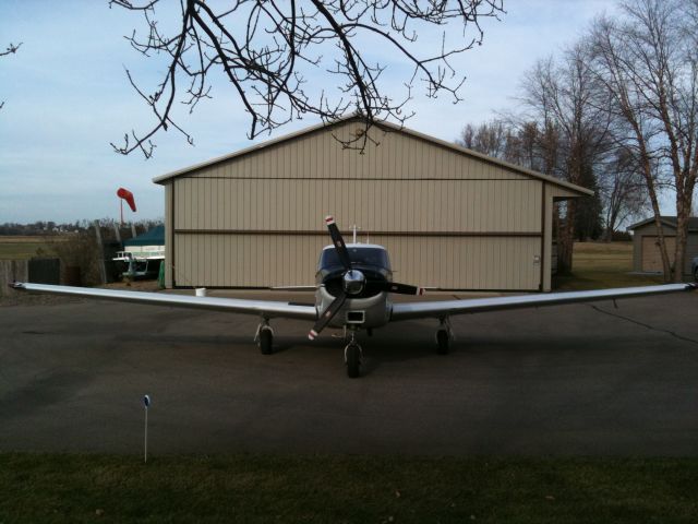 Piper PA-24 Comanche (N5132P) - Head on picture