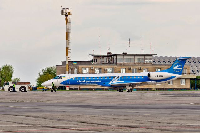 Embraer ERJ-145 (UR-DNG)