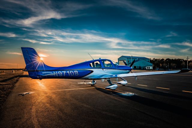 Cirrus SR-22 (N971DB)