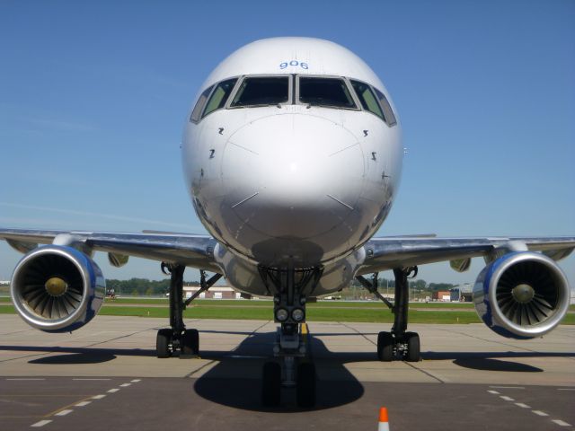 Boeing 757-200 (N906NV) - Allegiant Air