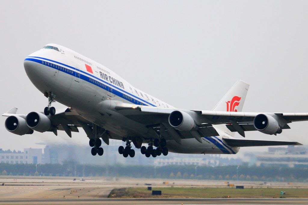 Boeing 747-400 (B-2445)