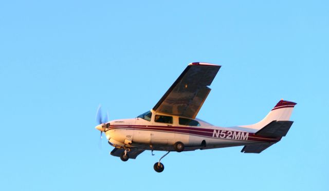 Cessna Centurion (N52MM)