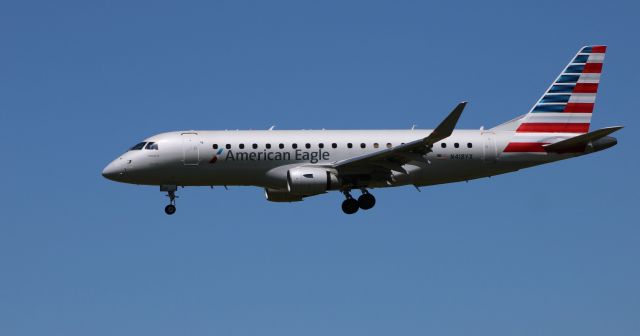 Embraer 175 (N418YX) - On final is this 2013 American Airlines Eagle Embraer ERJ170-200LR in the Spring of 2021.