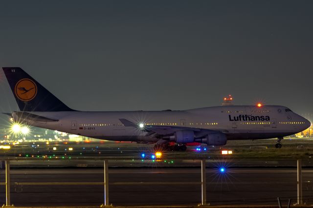 Boeing 747-400 (D-ABVX)