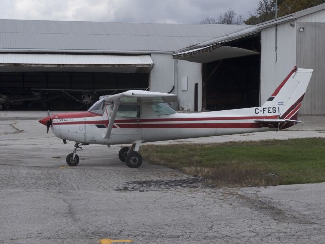 Cessna 152 (C-FESI) - 23 OCT 2016.