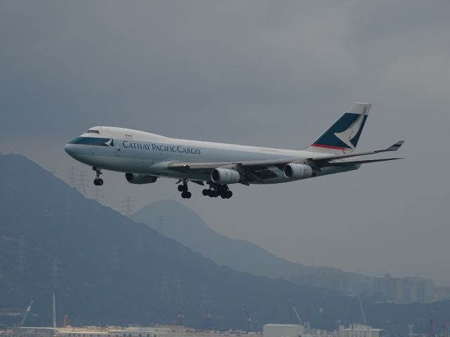Boeing 747-400 (B-HUO)