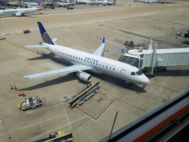 Embraer 175 (N752YX) - United Express E175 N752YX seen from the skylink at DFW on August 2, 2018.