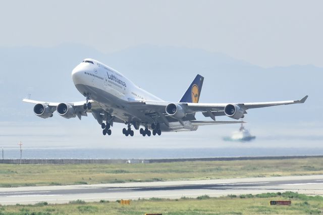 Boeing 747-400 (D-ABVR)