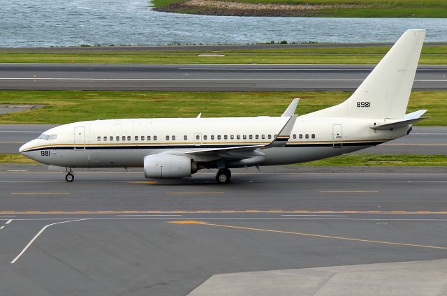 16-8981 — - Convoy 4681 taxiing in on Bravo