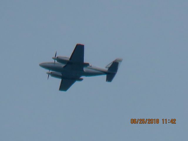 Piper Navajo (N443MC)