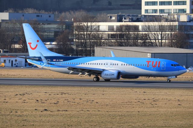 Boeing 737-800 (G-TAWR)