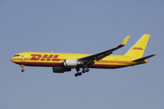 BOEING 767-300 (N644GT) - Final Aproach to Narita Intl Airport Rwy16R on 2013/05/06 "Atlas Air Cargo(DHL c/s op By Polar Air Cargo"