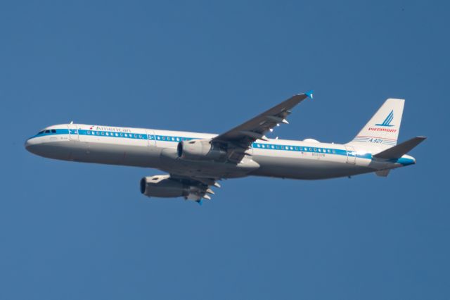Airbus A321 (N581UW)
