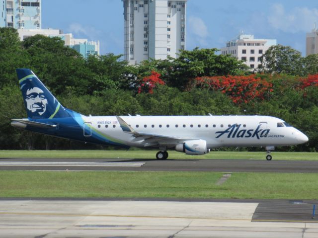 EMBRAER 175 (long wing) (N658QX)