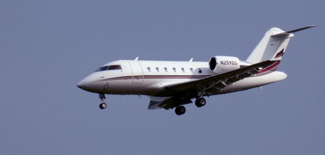 Canadair Challenger (N259QS) - About to touch down is this 2023 Bombardier Challenger 650 in the Summer of 2024.