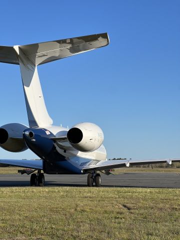 Bombardier Global Express (N496X)