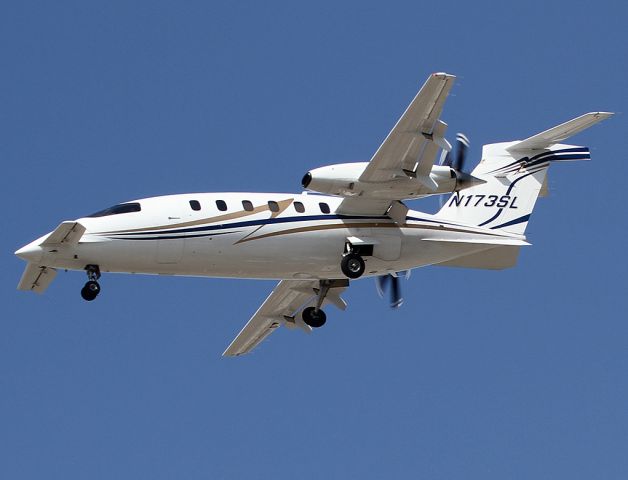 Piaggio P.180 Avanti (N173SL) - Landing at the LAX.