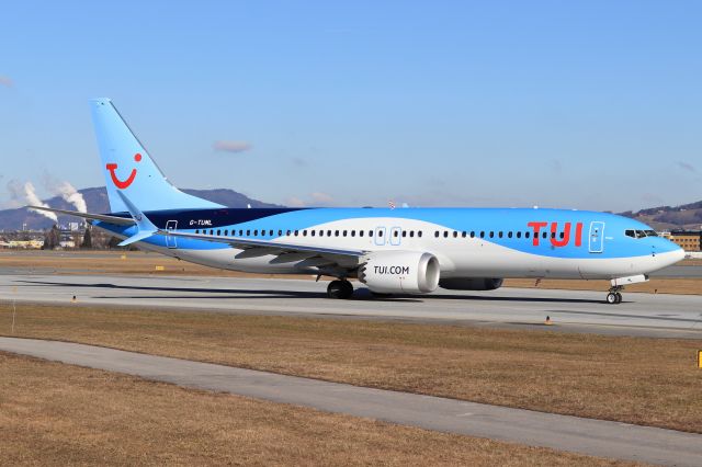 Boeing 737 MAX 8 (G-TUML)