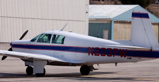 Mooney M-20 (N203PW)