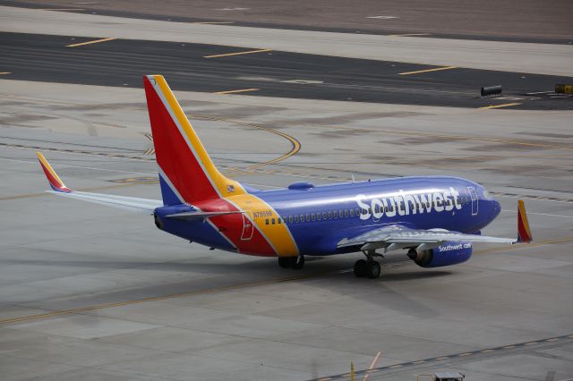 Boeing 737-700 (N7859B)