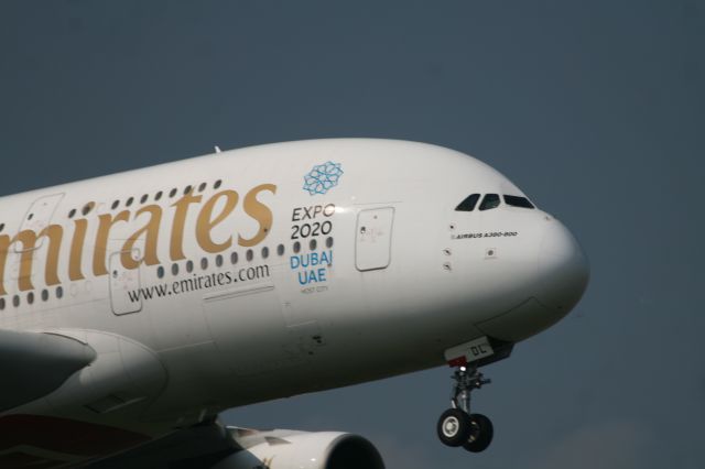 Airbus A380-800 (A6-EDL)