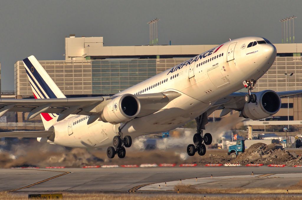 Airbus A330-200 (F-GZCA) - Airbus A330-203