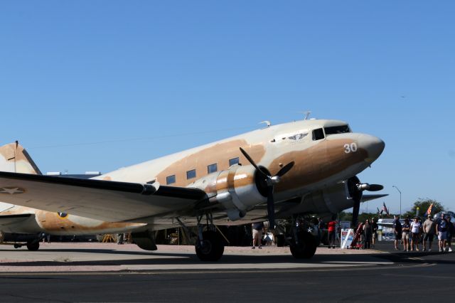 Douglas DC-3 —