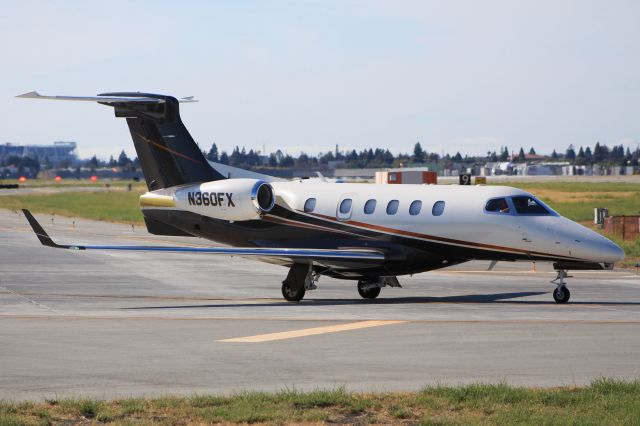 Embraer Phenom 300 (N360FX)