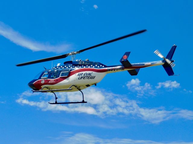 Bell JetRanger (N539AE) - Air Evac 87 on approach to North Sunflower Medical Center. By far my most beautiful picture I’ve taken of Air Evac 87