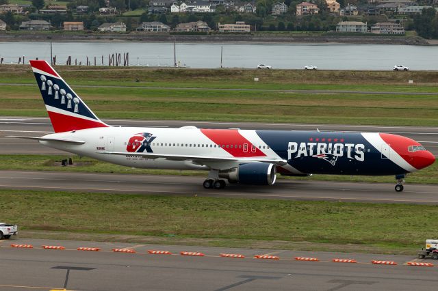 BOEING 767-300 (N36NE)