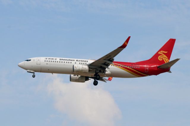 Boeing 737-700 (B-5608) - B737-87L(B-5608) Landing