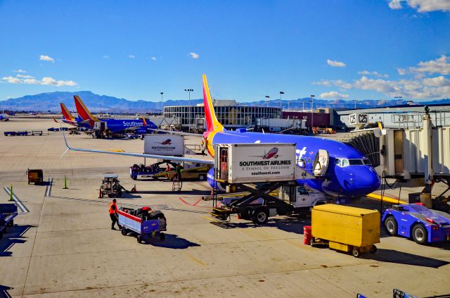 Boeing 737-800 (N8663A) - N8663A Southwest Airlines 2015  Boeing 737-8H4 serial 36902 / 5329 - McCarran International Airport (LAS / KLAS)br /USA - Nevada January 24, 2016br /Photo: Tomás Del Coro