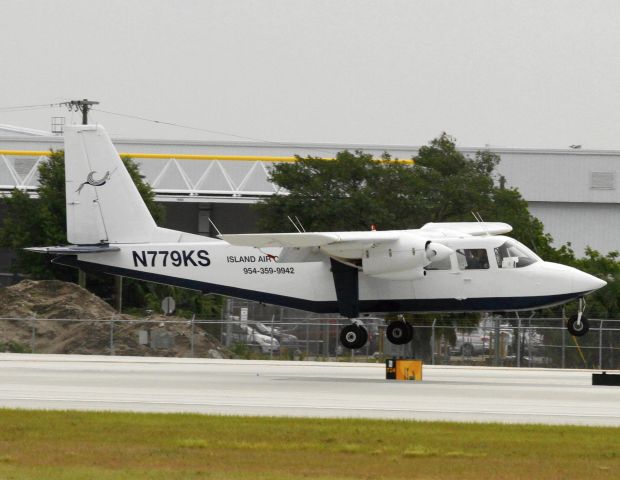 ROMAERO Islander (N779KS)