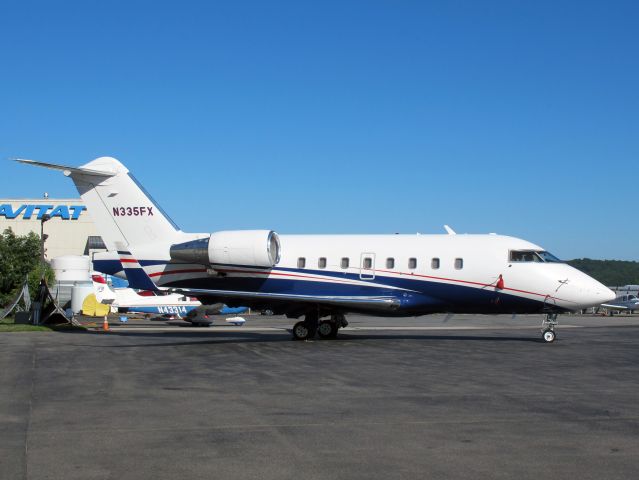 Canadair Challenger (N335FX)