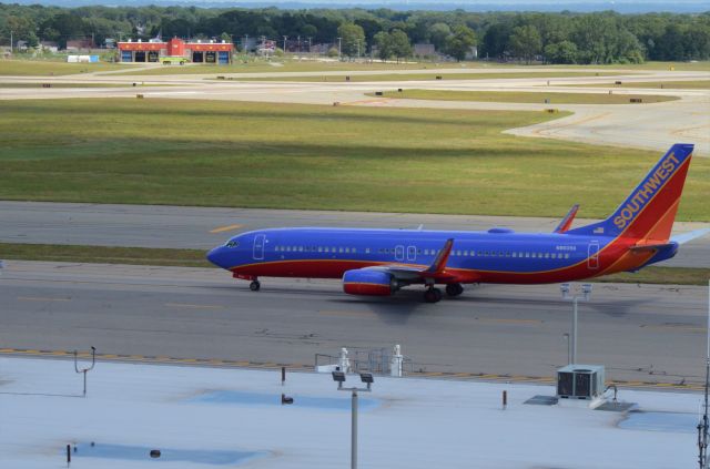 Boeing 737-800 (N8609A)