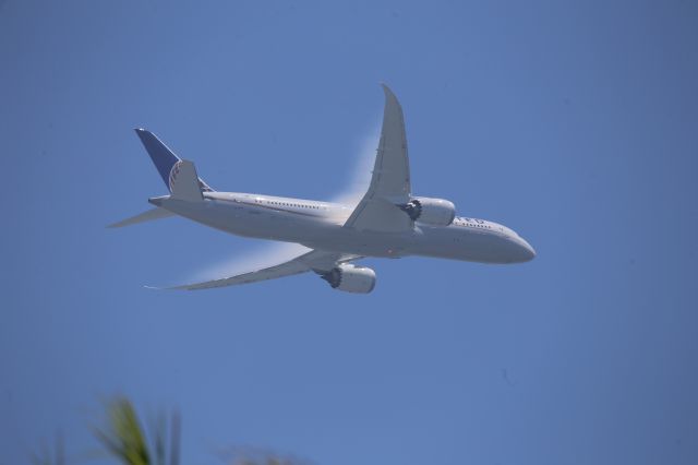 Boeing 787-9 Dreamliner (N26966)