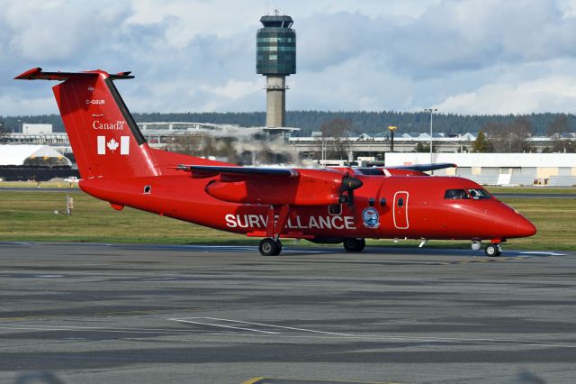 de Havilland Dash 8-100 (C-GSUR)