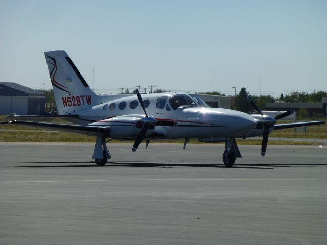 Cessna 421 (N528TW)