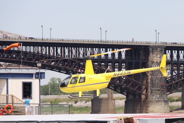 Robinson R-44 (N4451K) - St Louis