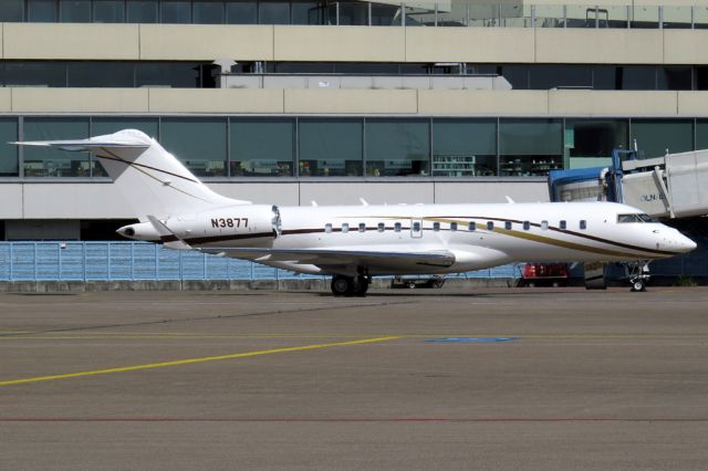 Bombardier Global Express (N3877)