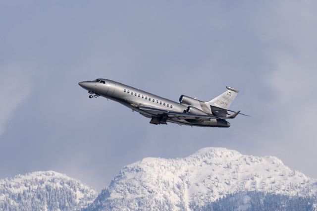 Dassault Falcon 2000 (C-GRTA)