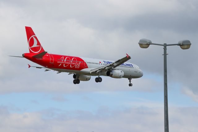 Airbus A321 (TC-JRF)