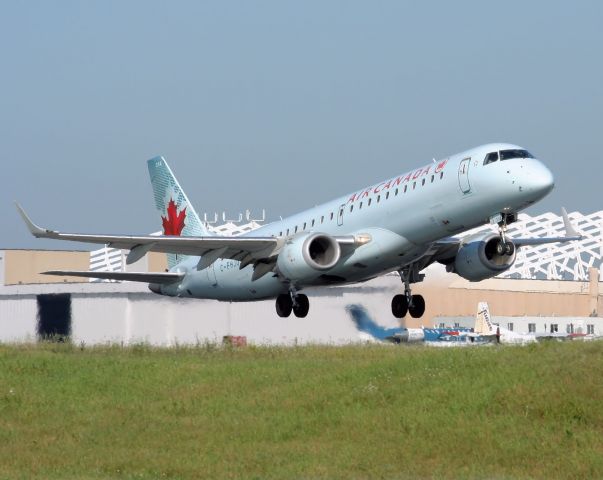 Embraer ERJ-190 (C-FHJU) - Early morning flight to Calgary (CYYC)