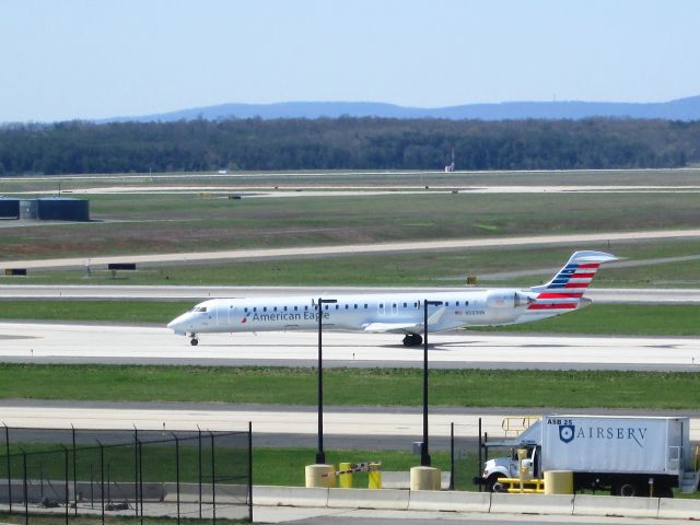 Canadair Regional Jet CRJ-900 (N583NN)