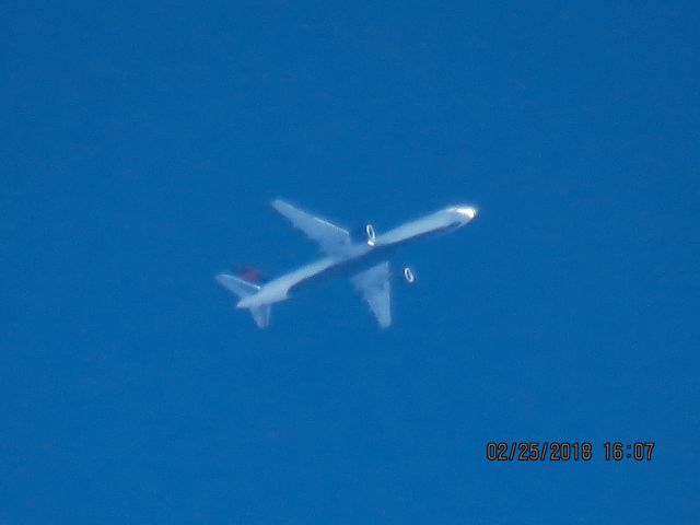 Boeing 757-200 (N663DN) - Oklahoma City Thunder private charter back to OKC from Philly. 